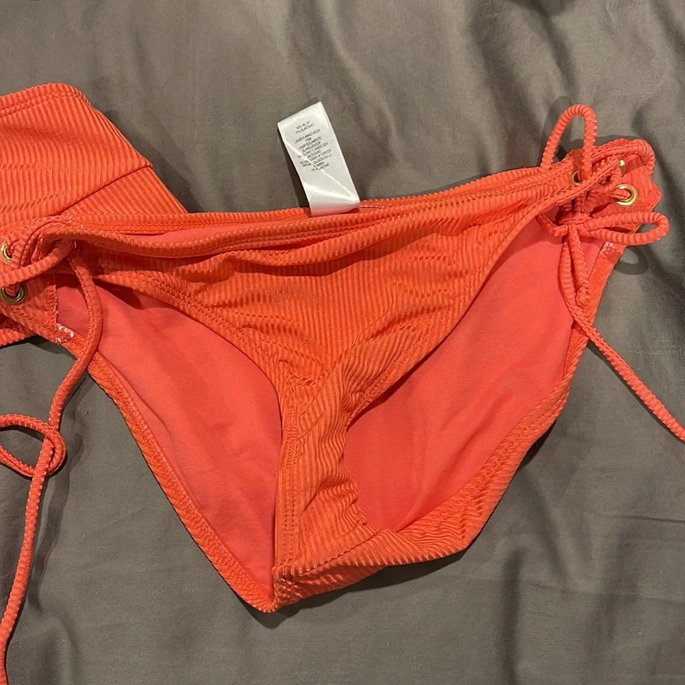 Bathing suit - Picture 2 of 2